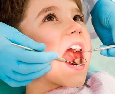 Centro Dental Txorierri niño en odontología 